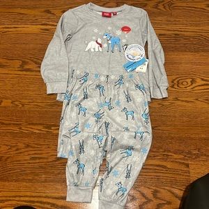 NWT winter pajama set very soft size 4/5